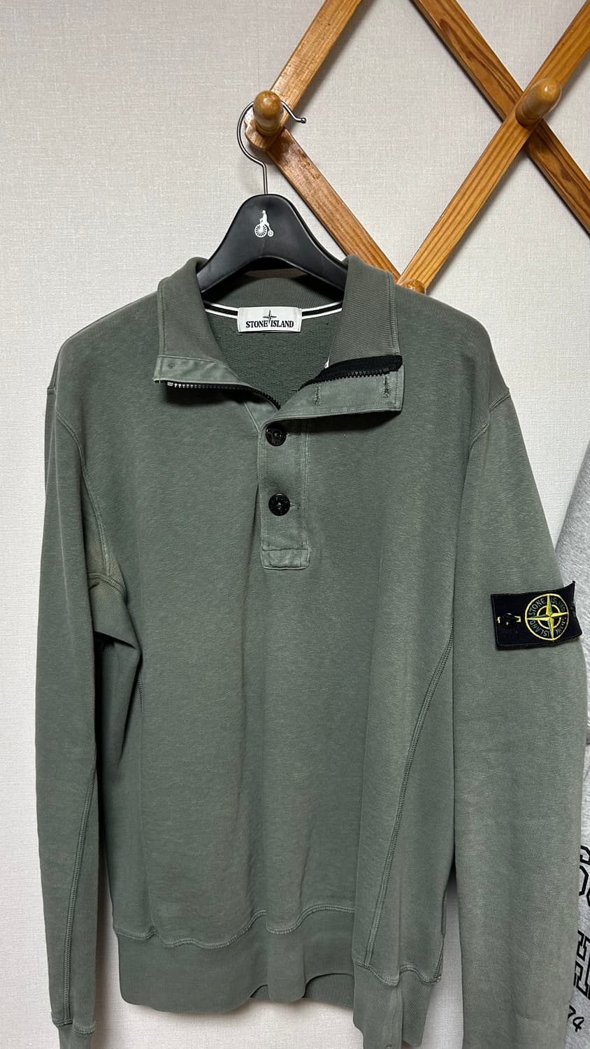 스톤아일랜드 하프집업 맨투맨 상품이미지1