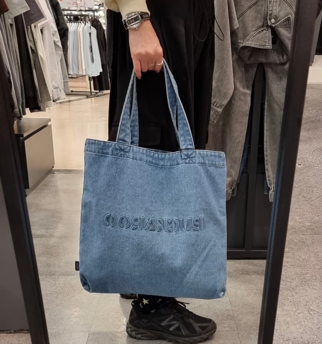 버커루)데님 엠보 로고 에코백(남녀공용) 상품이미지6