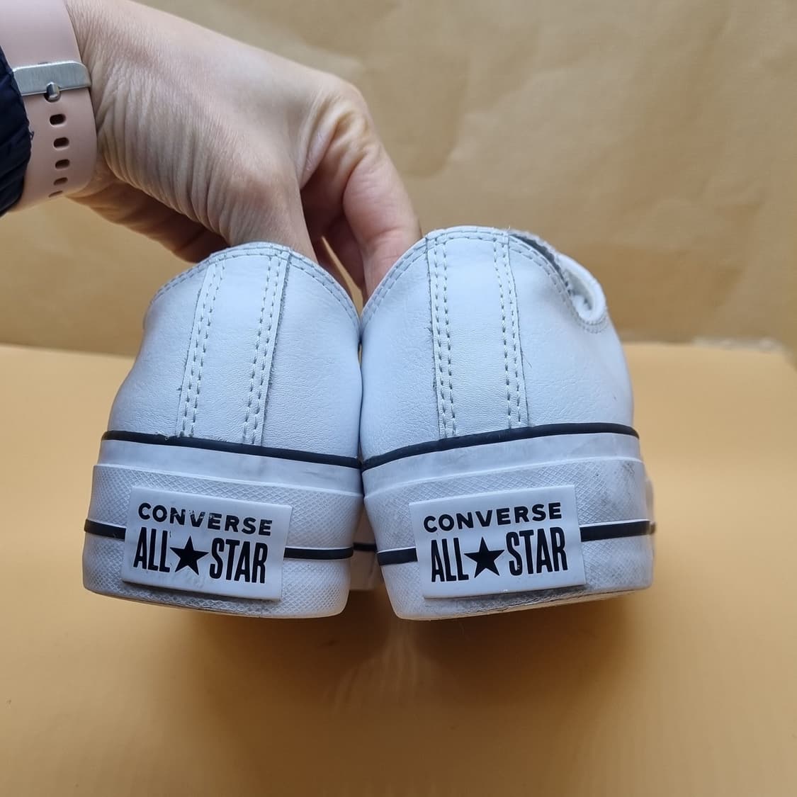 컨버스올스타 리프트 레더 스니커즈250. 상품이미지4