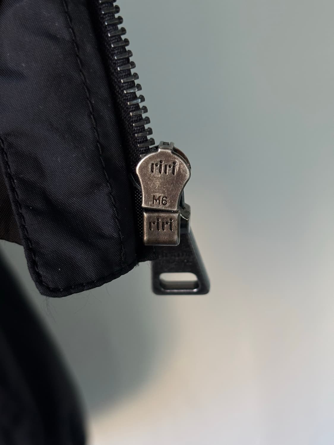 프라다 하이넥 블루종  상품이미지6