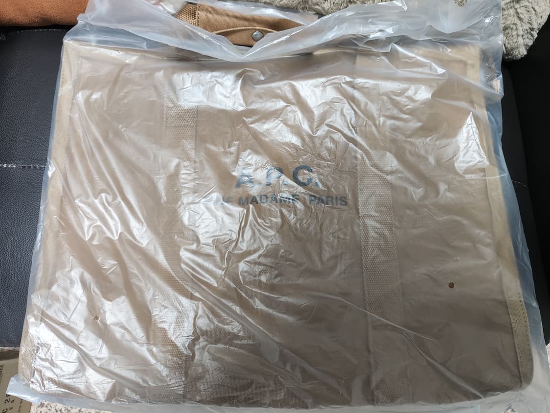 (새상품70%할인)APC 아페쎄 정품 26S/S 레쿠퍼레이션 짐백 브라운 상품이미지7