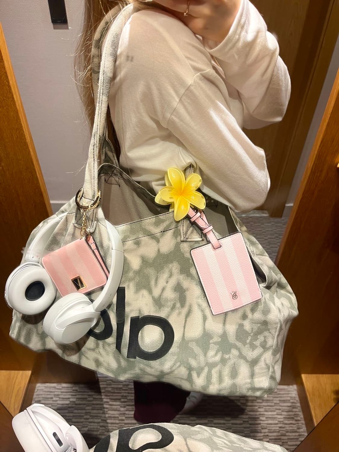 Alo 알로 요가 토트 백 타이다이 그레이 새상품 상품이미지1