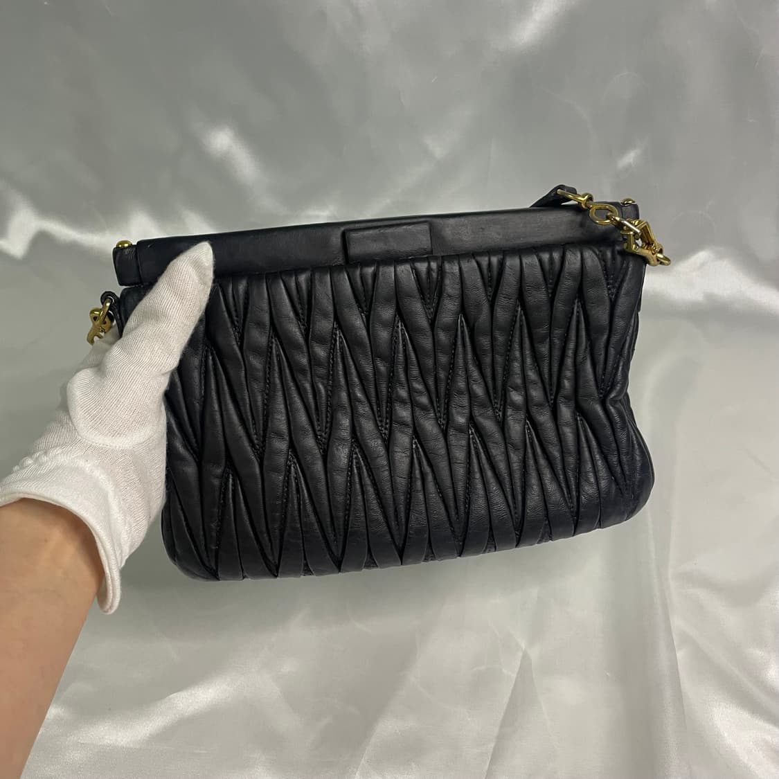 미우미우 마테라쎄 블랙 숄더백 크로스백 클러치백 단품  상품이미지7