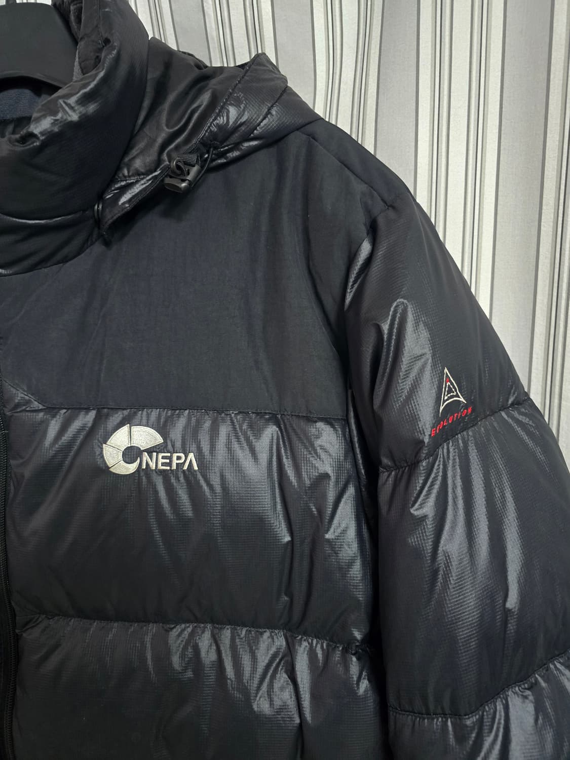 (105) 네파 남성 블랙 후드 구스다운 패딩 점퍼 상품이미지3