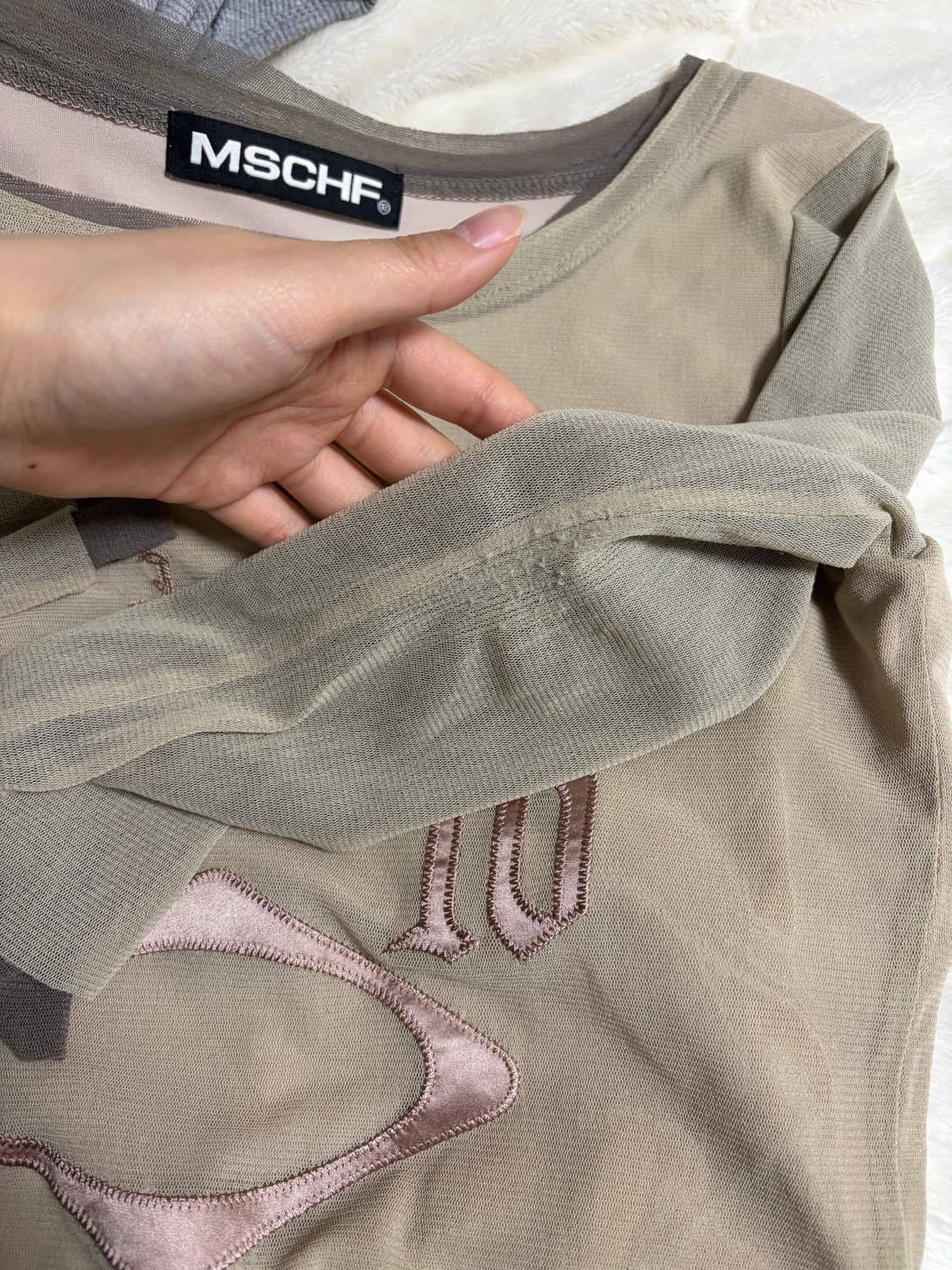 미스치프 보트넥 메쉬탑 베이지 상품이미지2