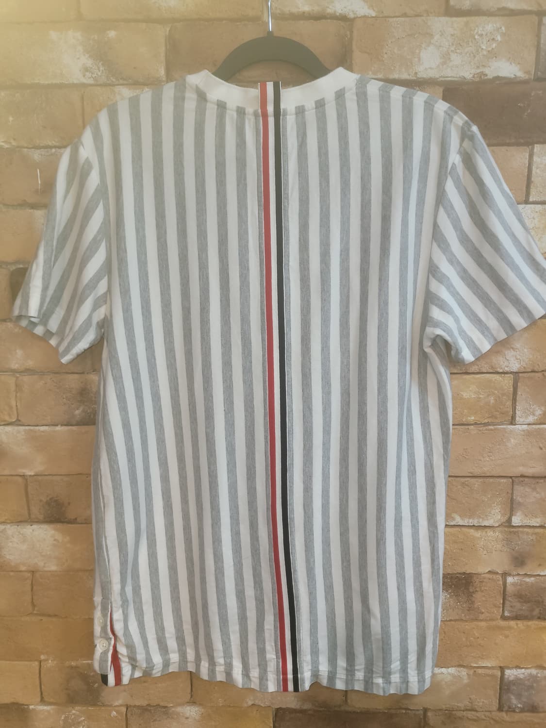 톰브라운 스트라이프 반팔 티셔츠 상품이미지2