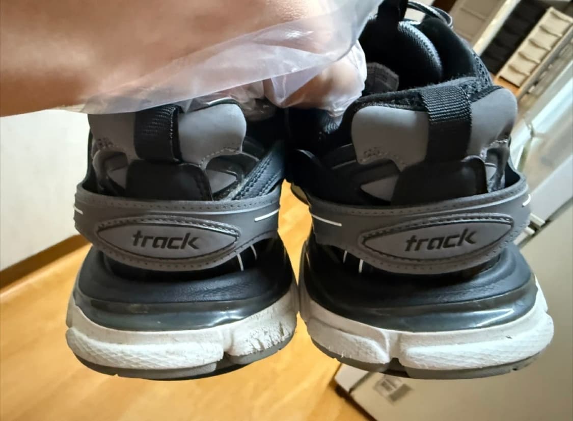 안냐세요 발렌시아가 트랙 41판매합니다!(정품)(sss급진짜이쁨)(희귀) 상품이미지2