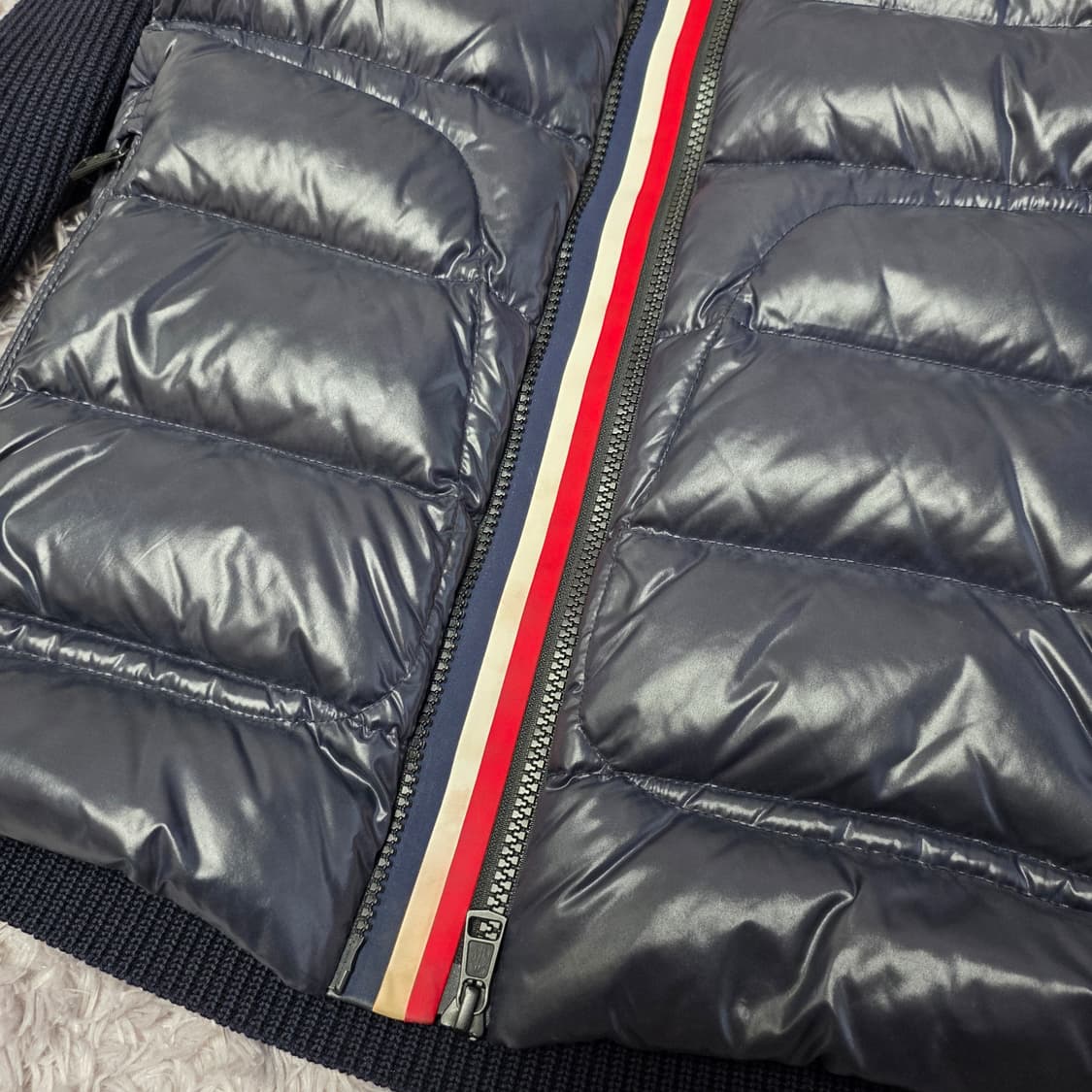 {클로젯}[S][실측M]몽클레어 마글리오네 유광 삼선 니트패딩 상품이미지9