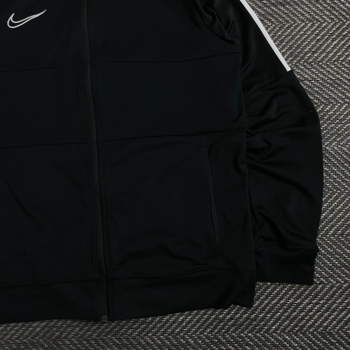 나이키 드라이핏 스우시로고 디테일 트레이닝 자켓o 3753 상품이미지2