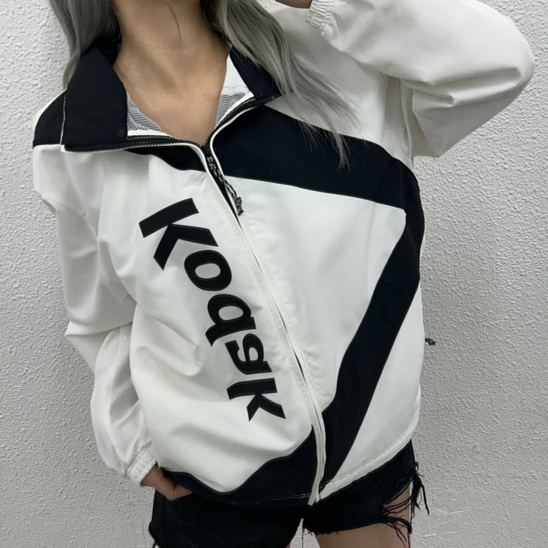 코닥 블랙 로고 화이트 바람막이 95 상품이미지3