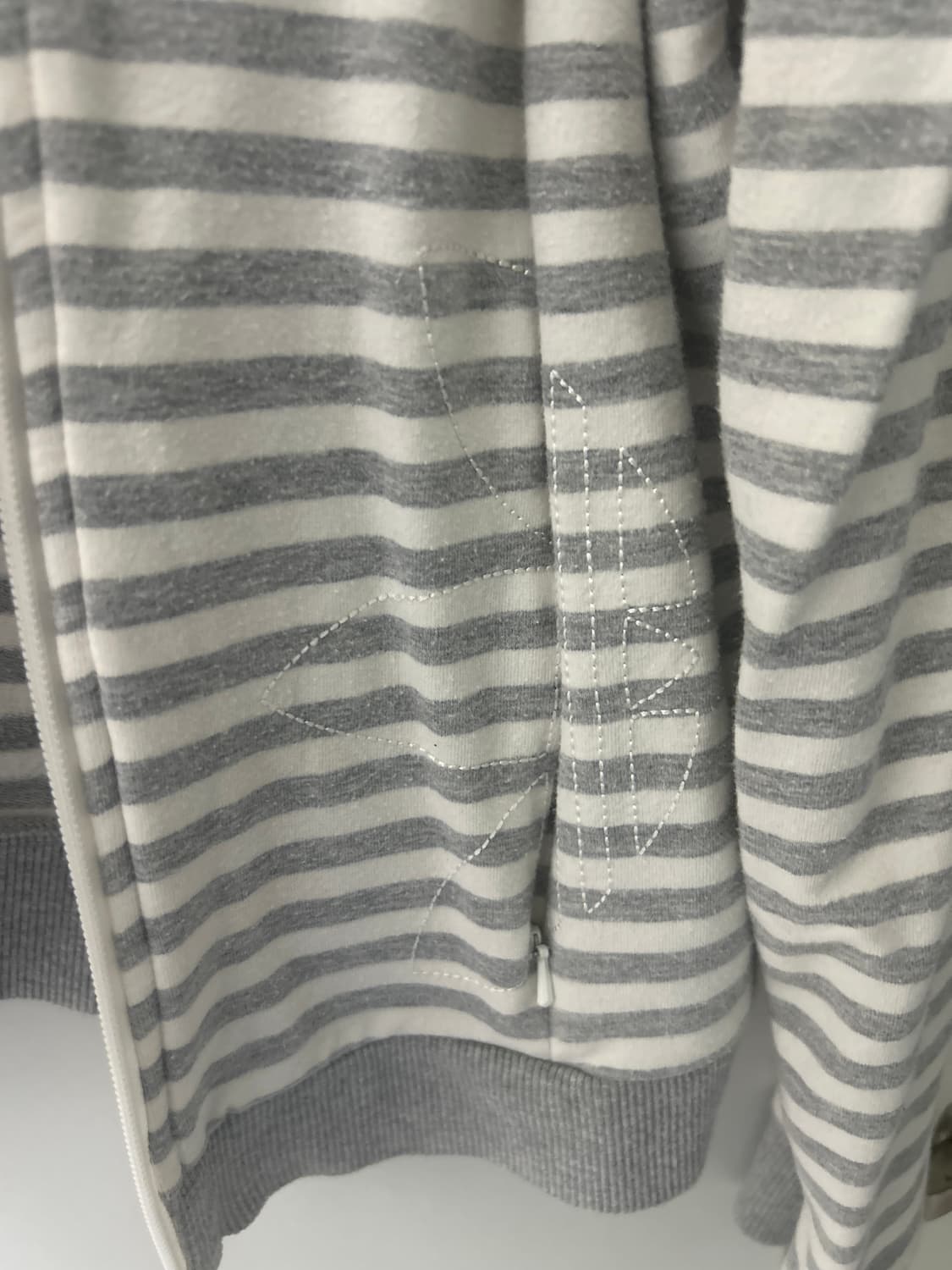 와이즈걸 빈티지 아디다스 스트라이프 집업 그레이 상품이미지2