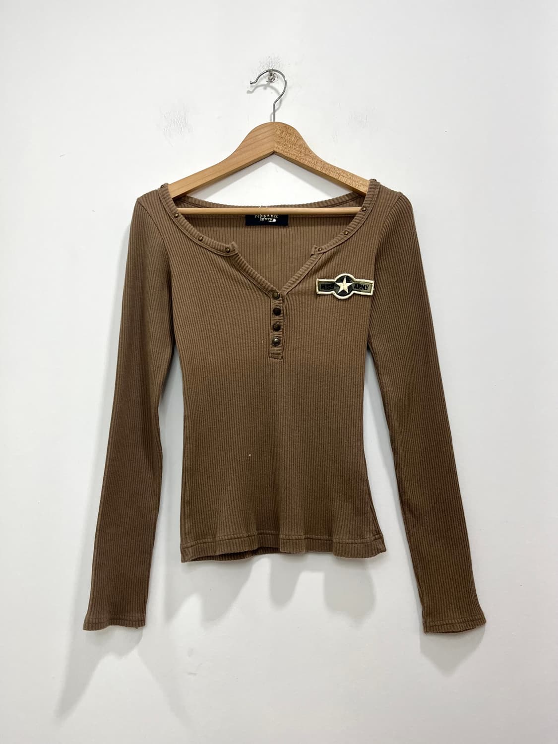 일본빈티지 락펑크 밀리터리 스터드 골지 롱슬리브 티셔츠  상품이미지1