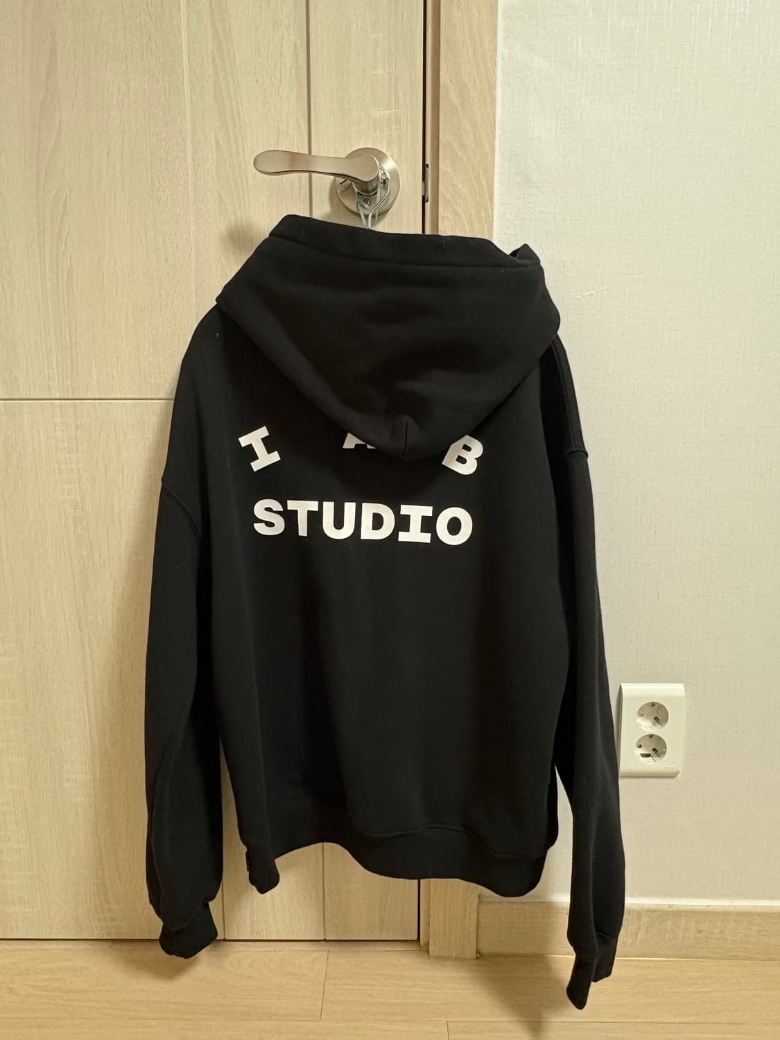 IAB Studio Hoodie Black 상품이미지2