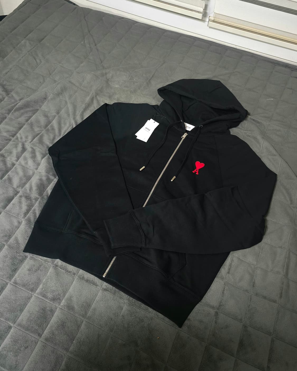 아미 스몰하트 로고 후드 집업 블랙
XL사이즈(국내105) 상품이미지2