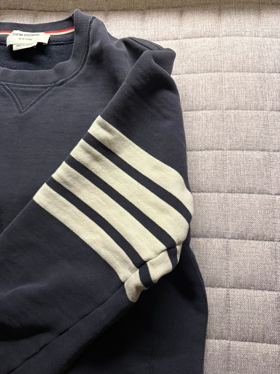 톰브라운 맨투맨 판매합니다 상품이미지2