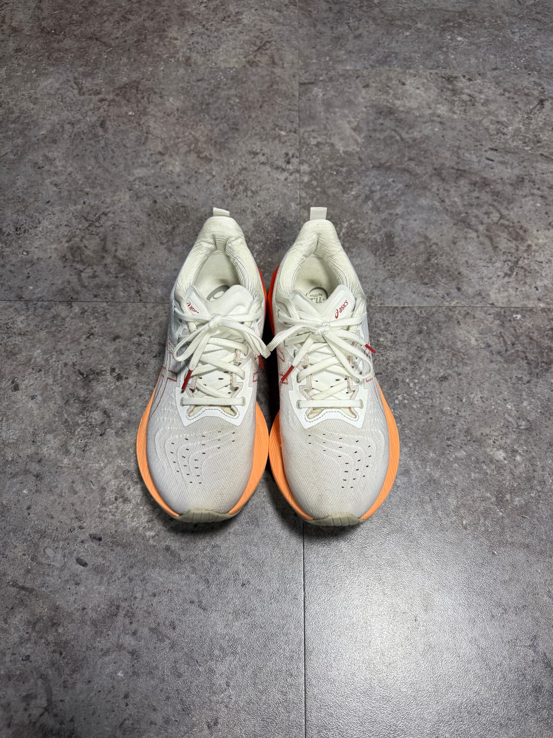 아식스 노바블라스트4 270 상품이미지1