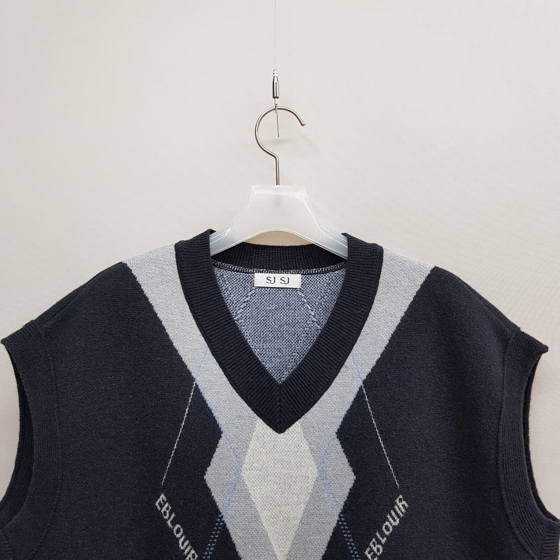 한섬 SJSJ 2022 아가일 니트 베스트 F사이즈 상품이미지3