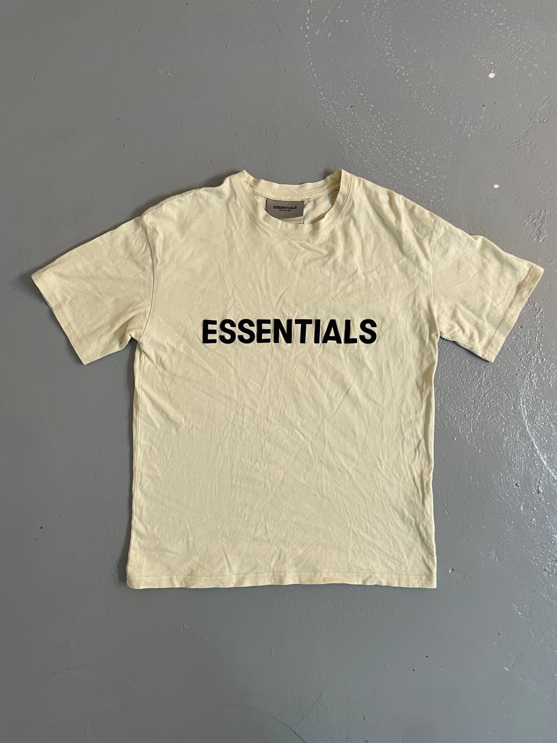 에센셜 반팔 티셔츠  상품이미지1