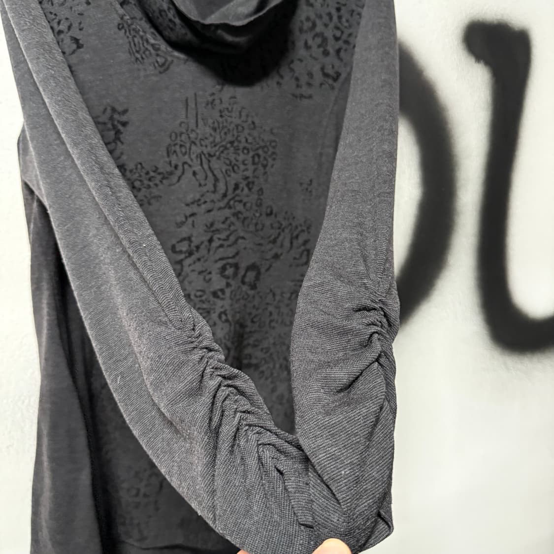 VTG 빈티지 레오파드 패턴 딥 터틀넥 셔링 러플 언발 니트 상품이미지5