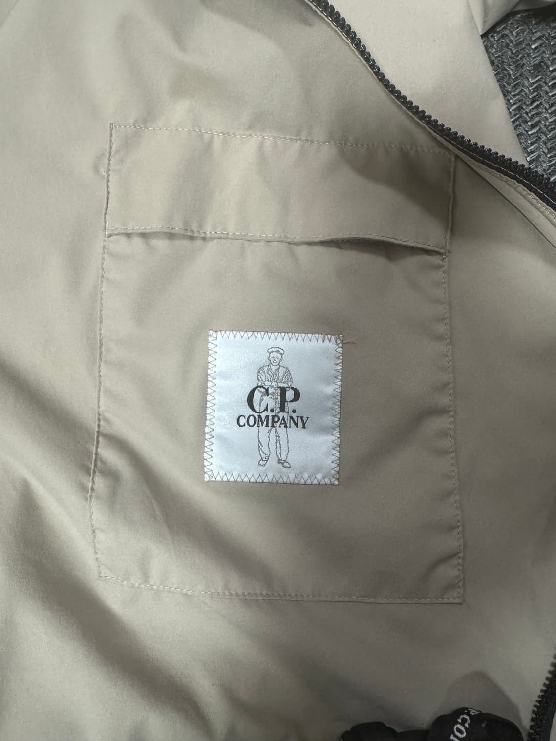 cp컴퍼니 바람막이 52 상품이미지3