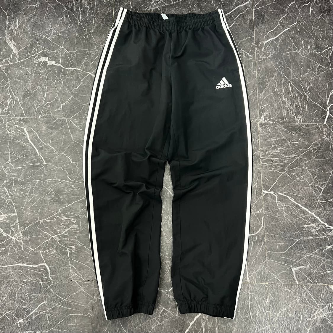 아디다스 블랙 삼선 스트레이트 조거 트랙 팬츠 상품이미지4