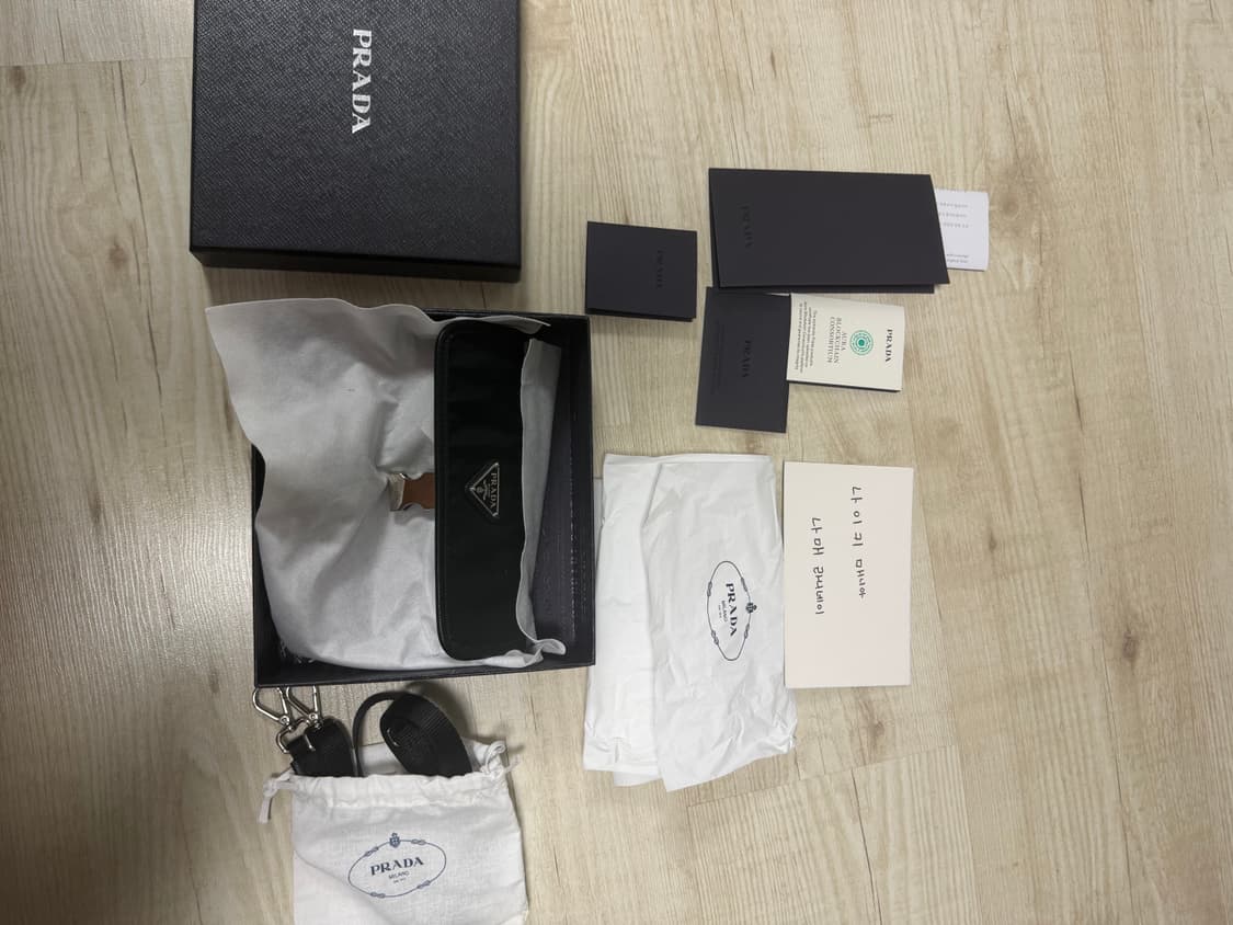 프라다 리나일론 앤 사피아노 레더 스마트폰 케이스 블랙 상품이미지2