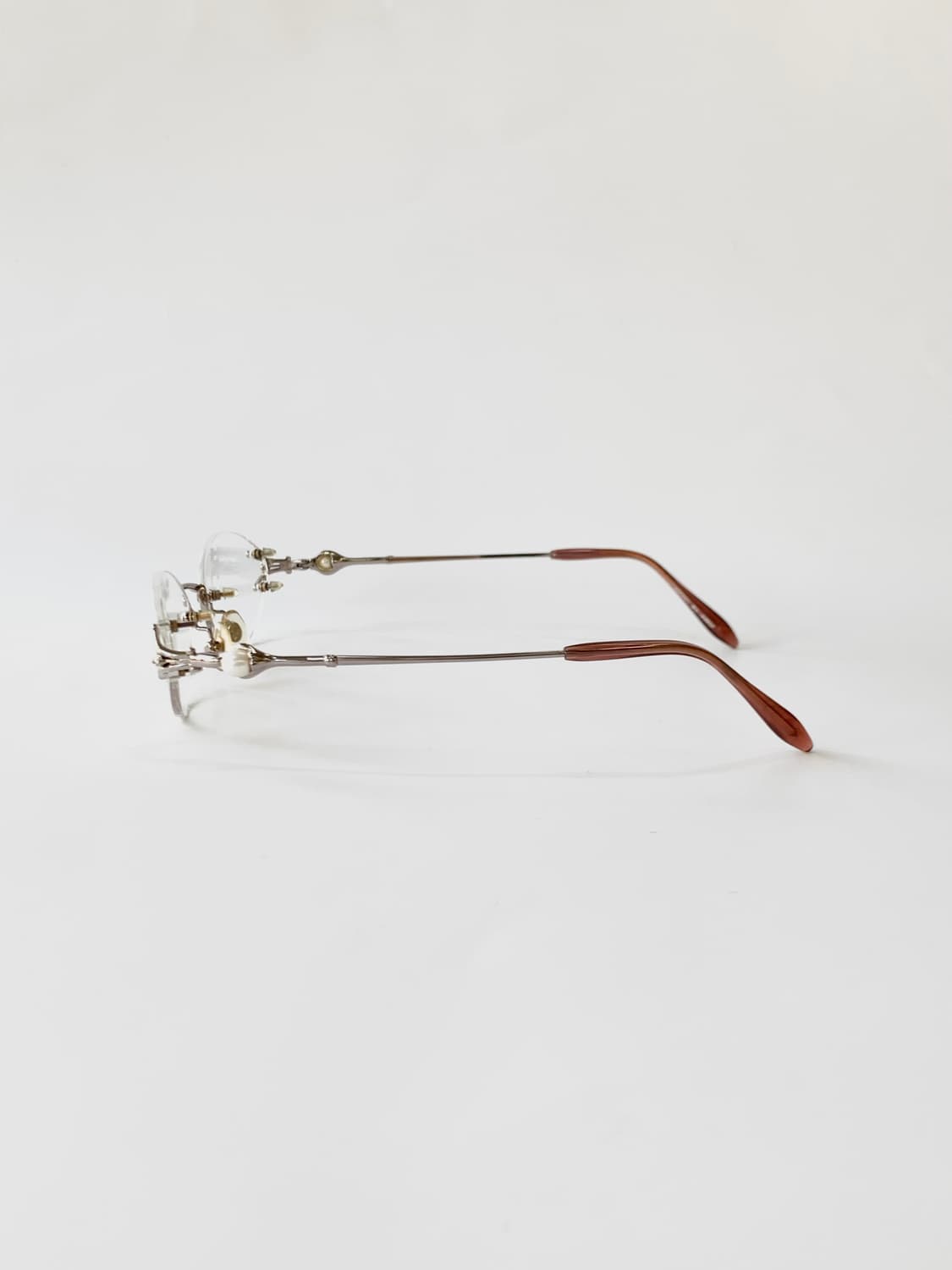 [픽키-635] 로샤스 진주 무테 안경 클래식 펄 디테일  상품이미지4