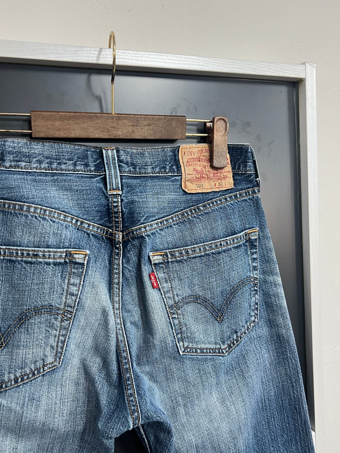 Levis 리바이스 501 버튼플라이 스트레이트 데님 팬츠 상품이미지2