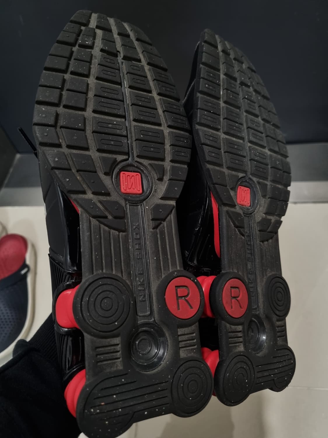 나이키 마틴로즈 샥스 MR4 블랙 250 판매합니다 상품이미지9