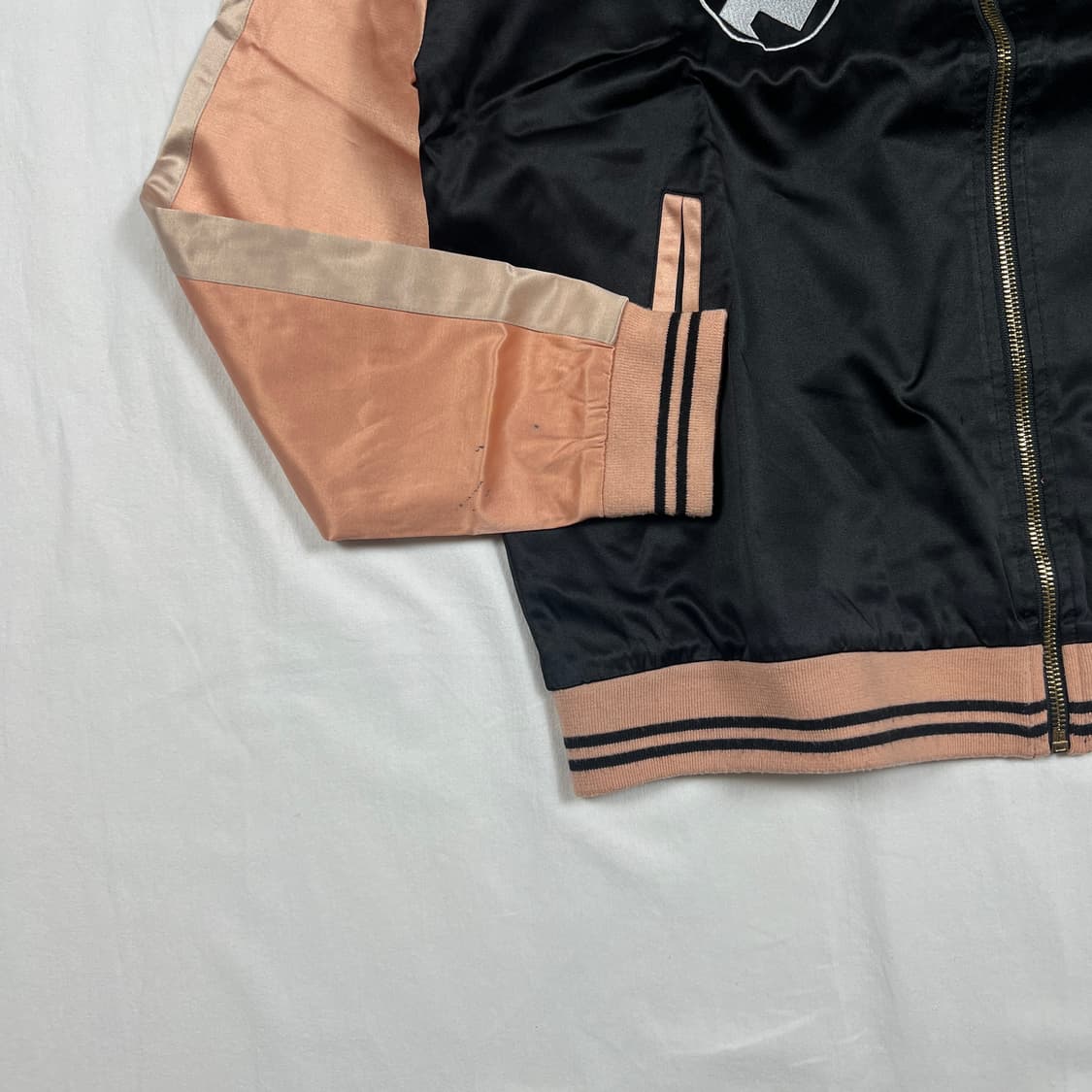 스투시 stussy 우먼스 빅로고 사틴 자켓 상품이미지4