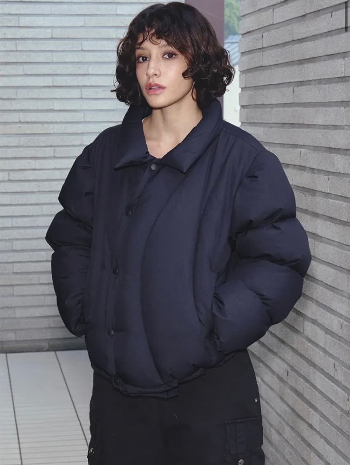 엔와이엑스엑스 커브라인 다운푸퍼 패딩 네이비 상품이미지4