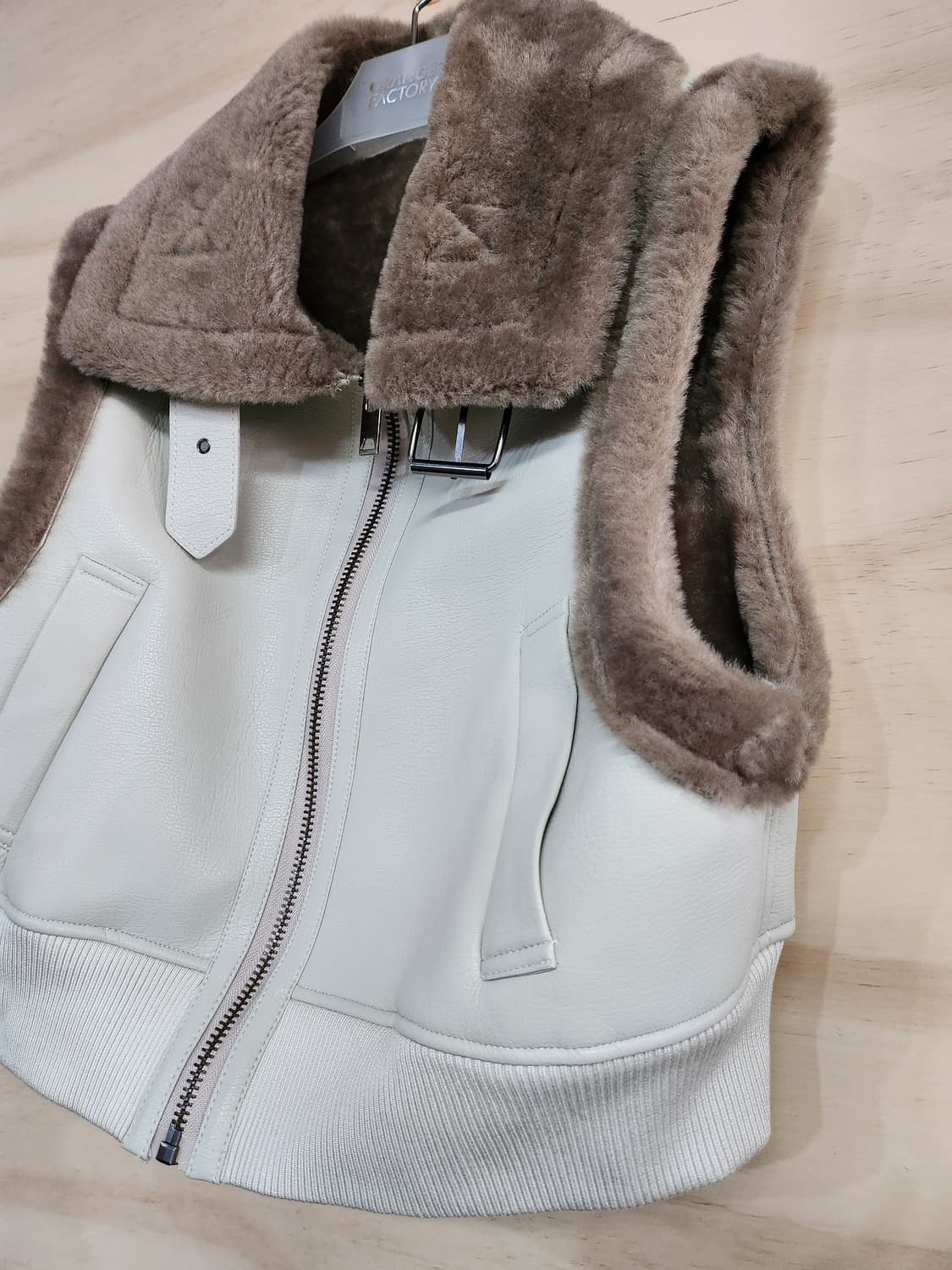 208) 크롭 비건가죽 조끼 상품이미지4