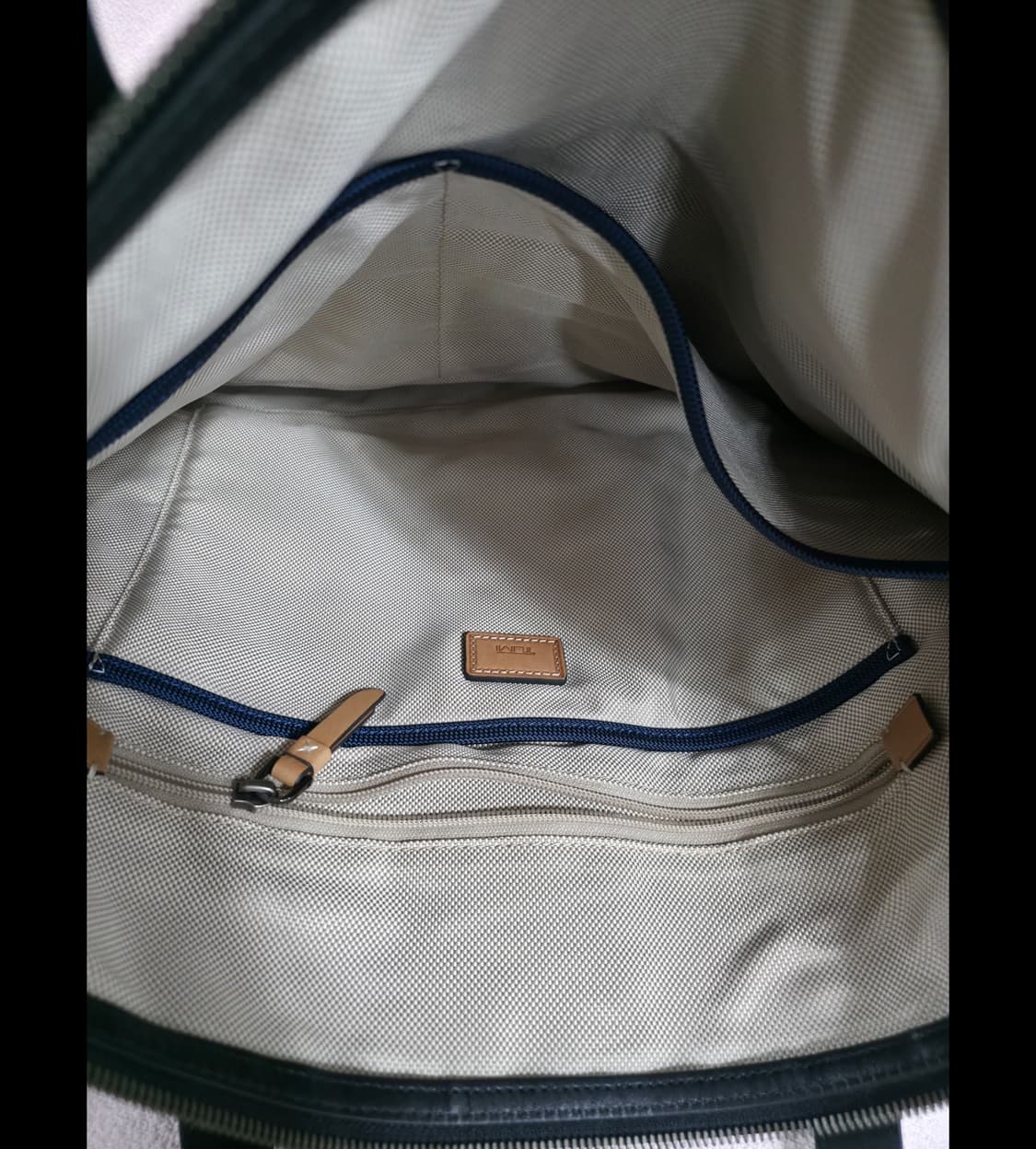 투미 TUMI 산타모니카 윗필드 헬멧백 상품이미지6