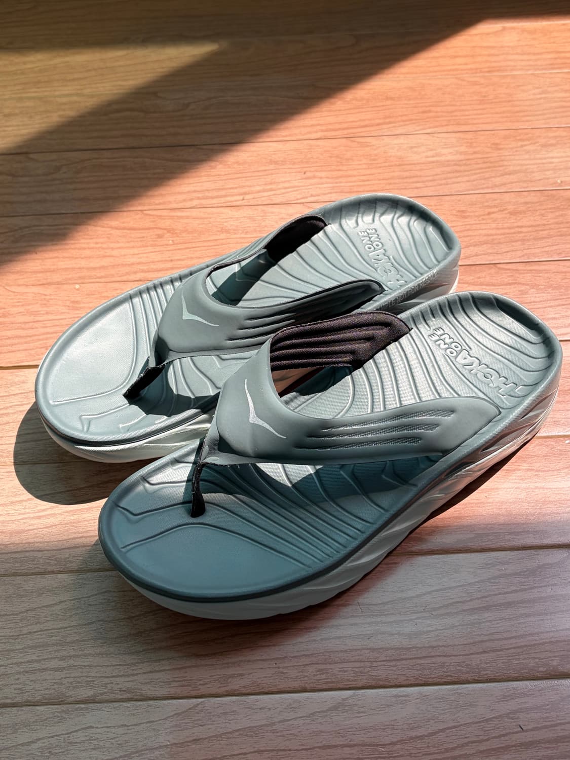 호카 플립플랍 275사이즈 상품이미지1