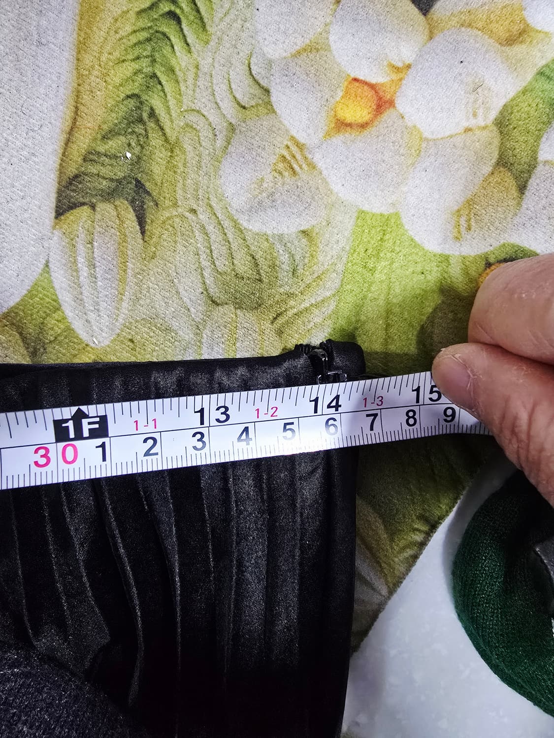 띠어리 블랙 플리츠 스커트 배색 포인트 상품이미지7