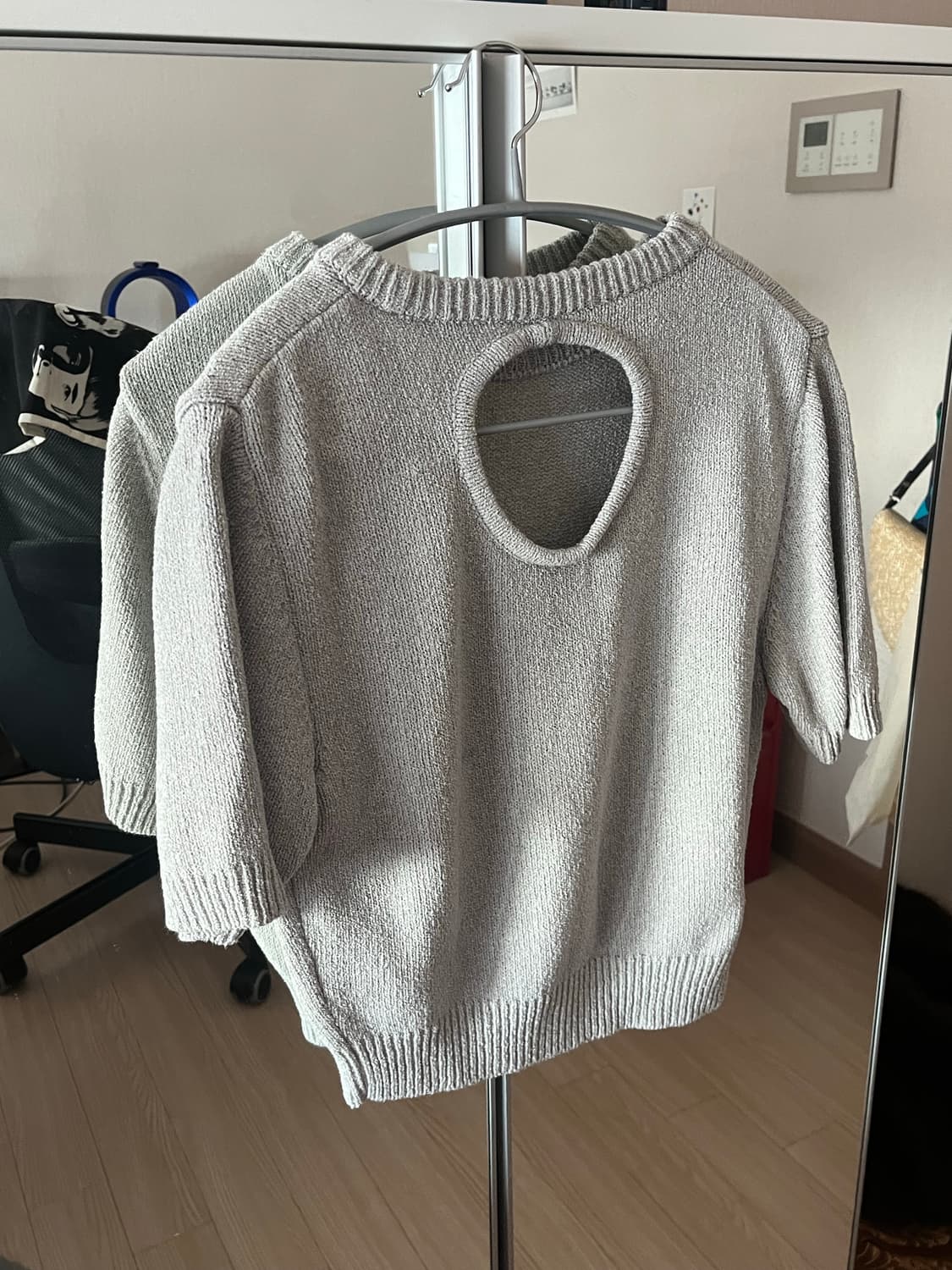Amomento. Back Cut-out Pullover Grey 상품이미지4