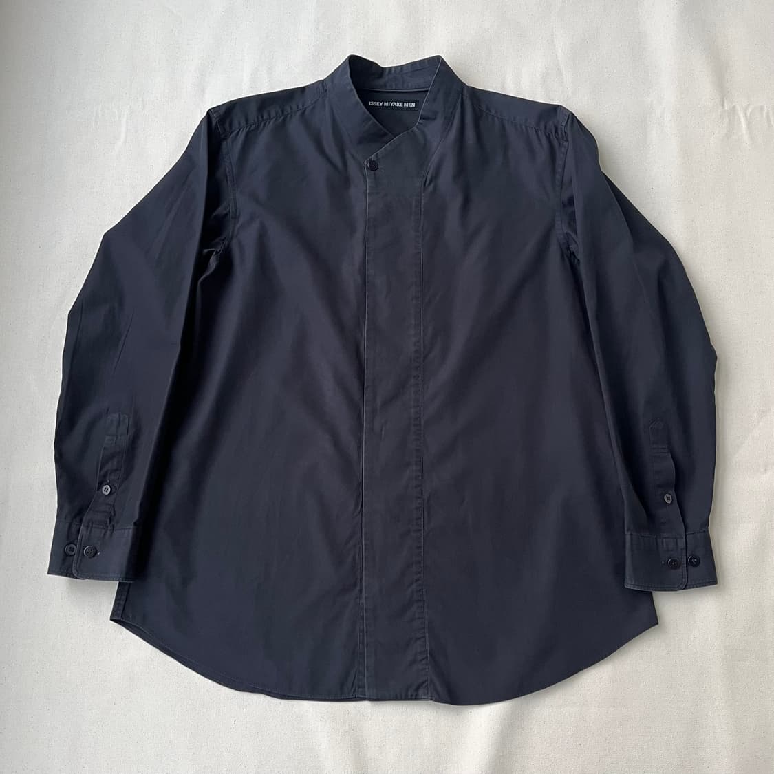이세이 미야케 맨 셔츠 상품이미지1
