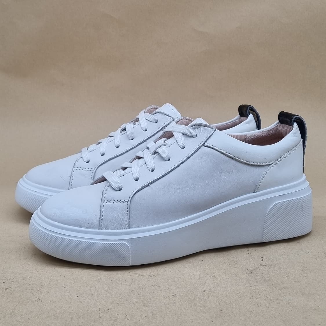 락포트 토탈모션 여성스니커즈240  굽5 상품이미지1