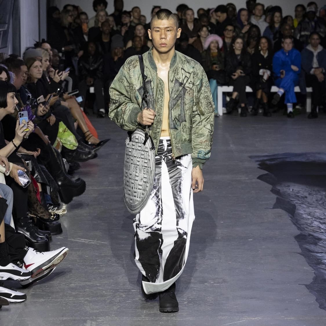 Mowalola 그래피티 봄버 2023 런웨이 초판 xl 상품이미지2