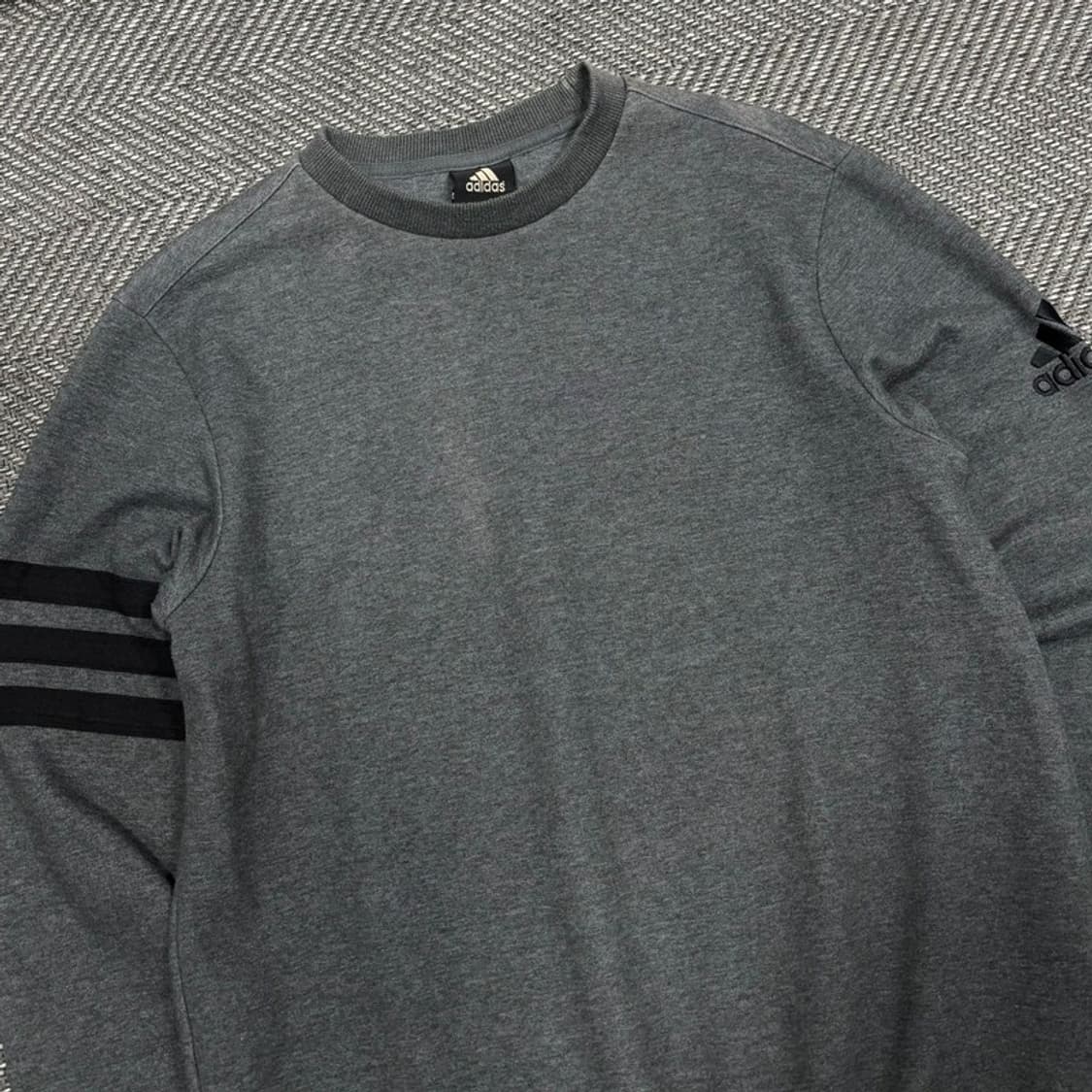 아디다스 삼선 패치 맨투맨 v0276 상품이미지3