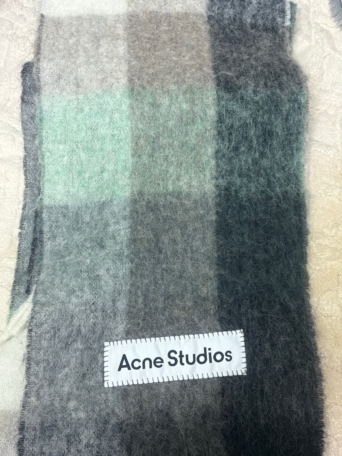 아크네스튜디오 머플러  상품이미지1