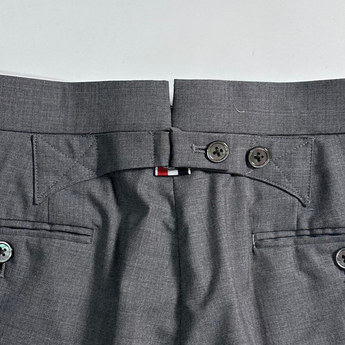  톰브라운 사선 그레이 슬랙스   상품이미지8