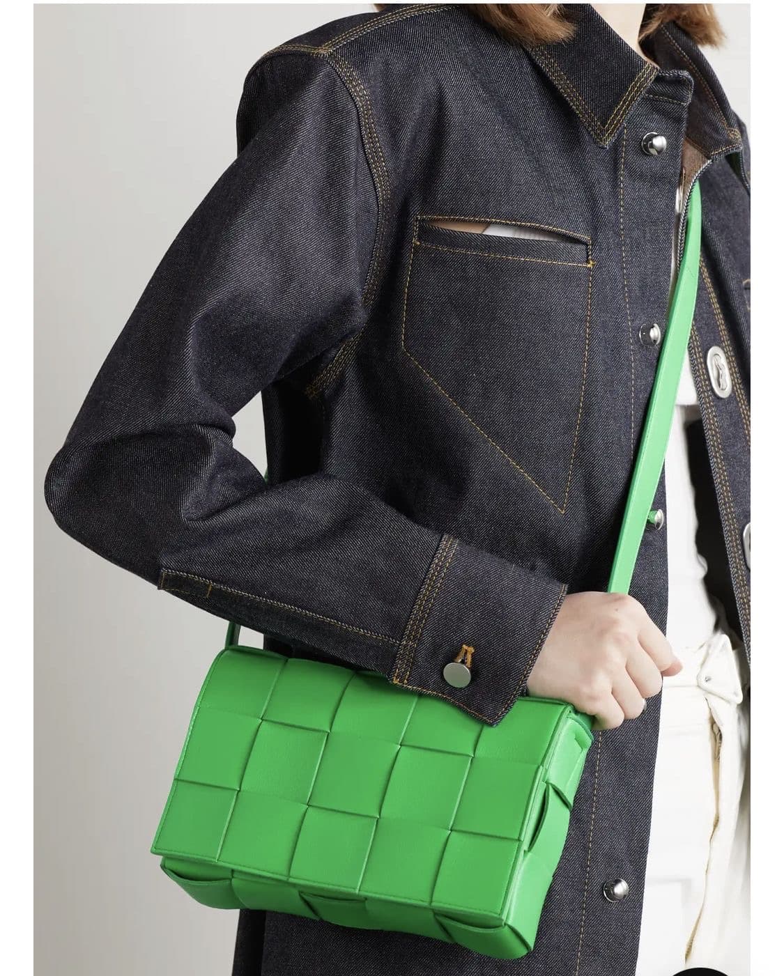 풀박 (10회미만착용) 보테가베네타 카세트백 그린 무광+사몰가 이너백 상품이미지3