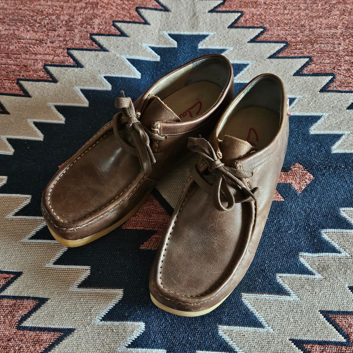 클락스 스틴슨 로우 / 비즈왁스 레더 상품이미지1