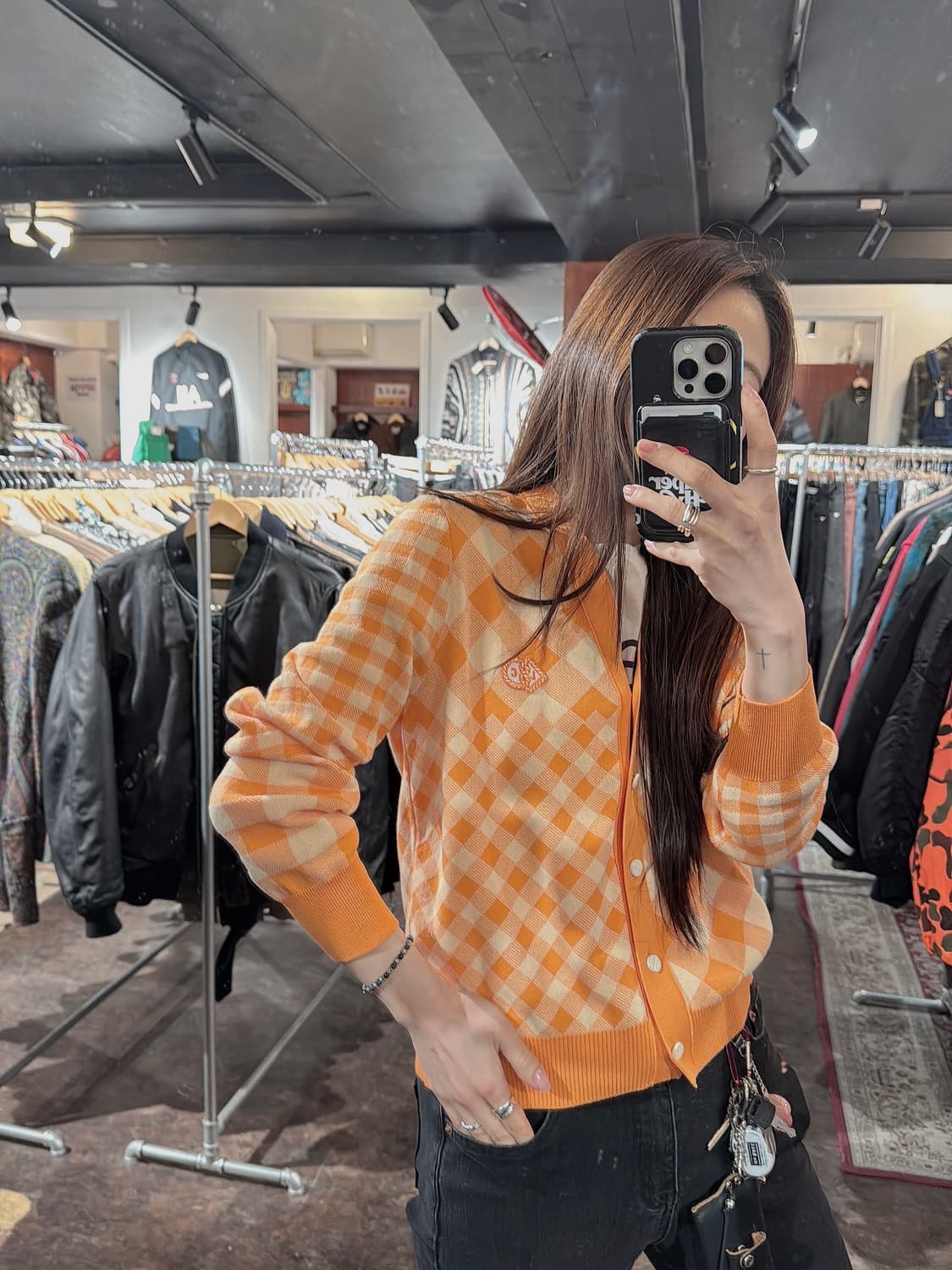 럭키슈에뜨 오렌지 체크 버튼 포인트 가디건 니트 38 상품이미지3