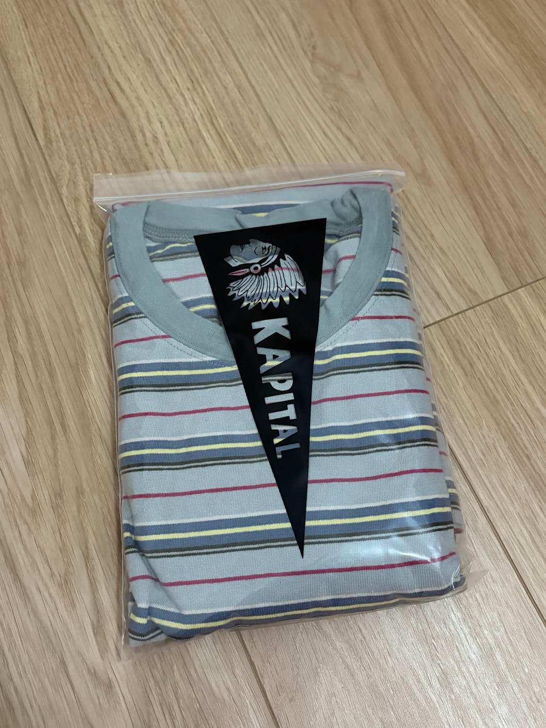 새상품 XL) 캐피탈 멀티 보더 팬던트 티셔츠 블루x블루 상품이미지2