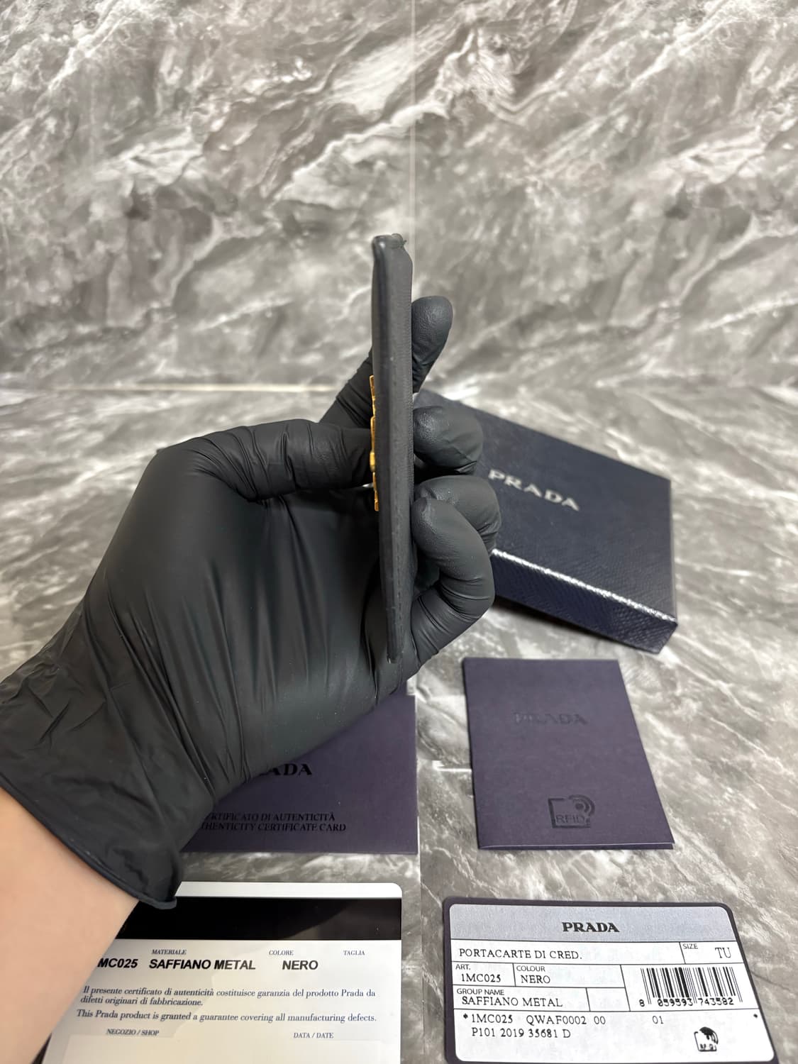 프라다 사피아노 메탈 금장로고 카드지갑 상품이미지6