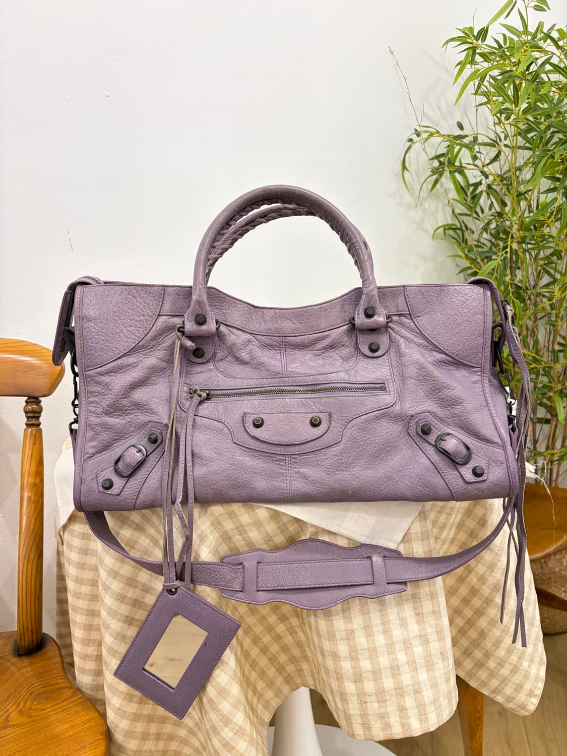 [A 정품] 발렌시아가 시티 모터백 파트타임 연보라 상품이미지1