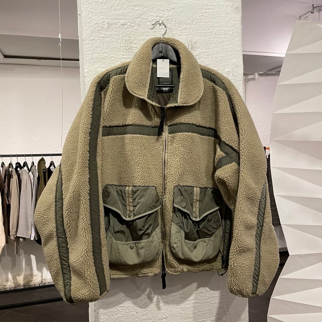 이스트로그 x 데쌍트 패널 디테일 후리스 자켓 상품이미지1