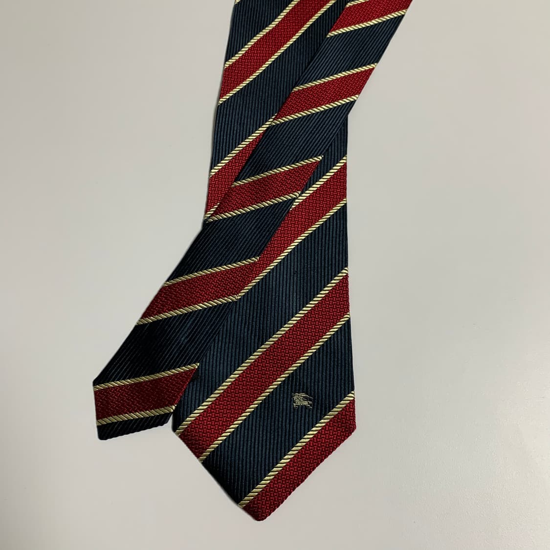 버버리(BURBERRY) 심플로고 스트라이프 클래식넥타이 명품 A+ 상품이미지3